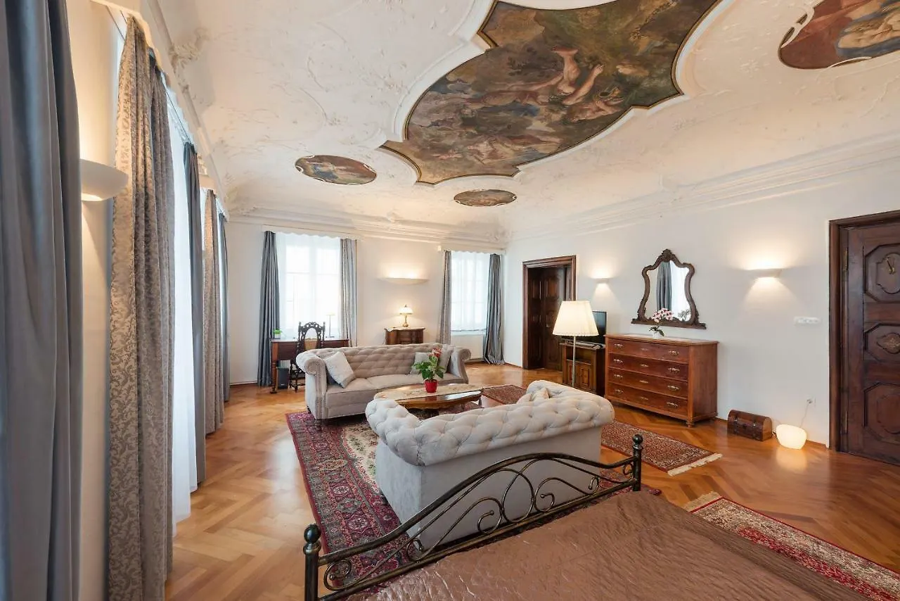 Daire Codelli Deluxe Fresco City Centre App With Balcony Ljubljana